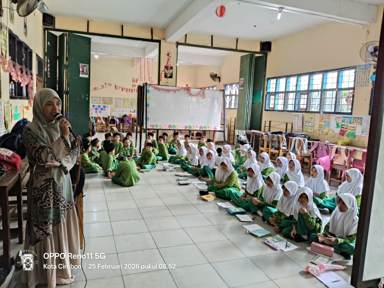 Kegiatan Ramadhan Hari ke-3 MI Salafiyah
Menanamkan Cinta Al-Qur’an Sejak Dini &ndash; gambar 2