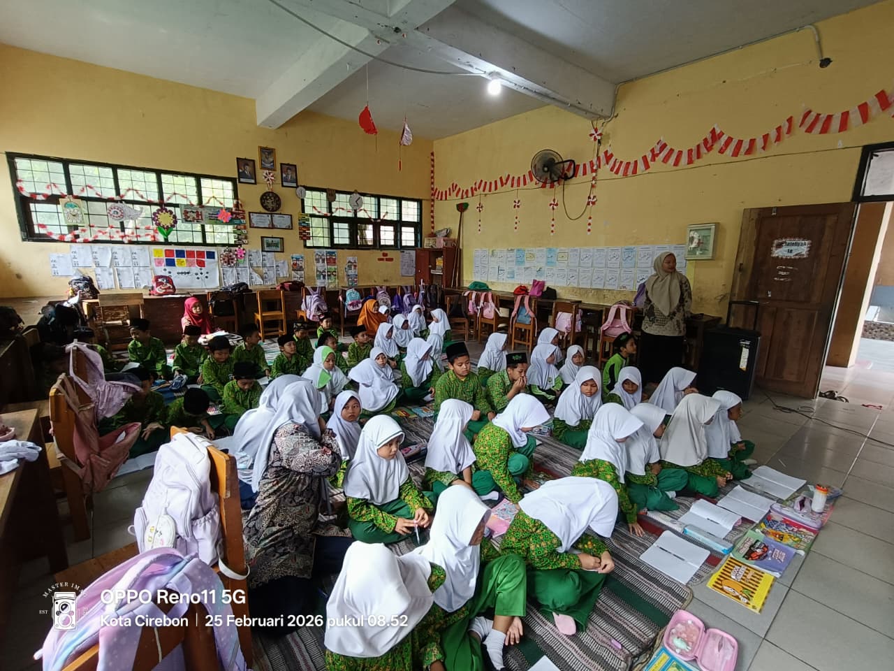 Kegiatan Ramadhan Hari ke-3 MI Salafiyah
Menanamkan Cinta Al-Qur’an Sejak Dini &ndash; gambar 3