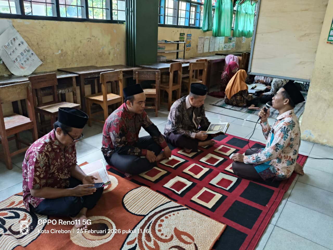 Kegiatan Ramadhan Hari ke-3 MI Salafiyah
Menanamkan Cinta Al-Qur’an Sejak Dini &ndash; gambar 6